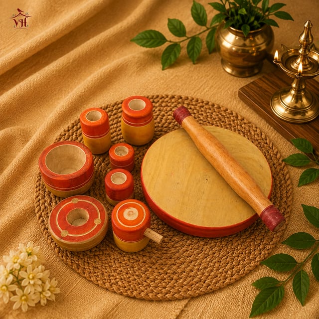 Yazhi Handcrafts பட்டியல் படத்தில் சிவப்பு, மஞ்சள் நிற மரச் சமையல் விளையாட்டுத் தொகுப்பு